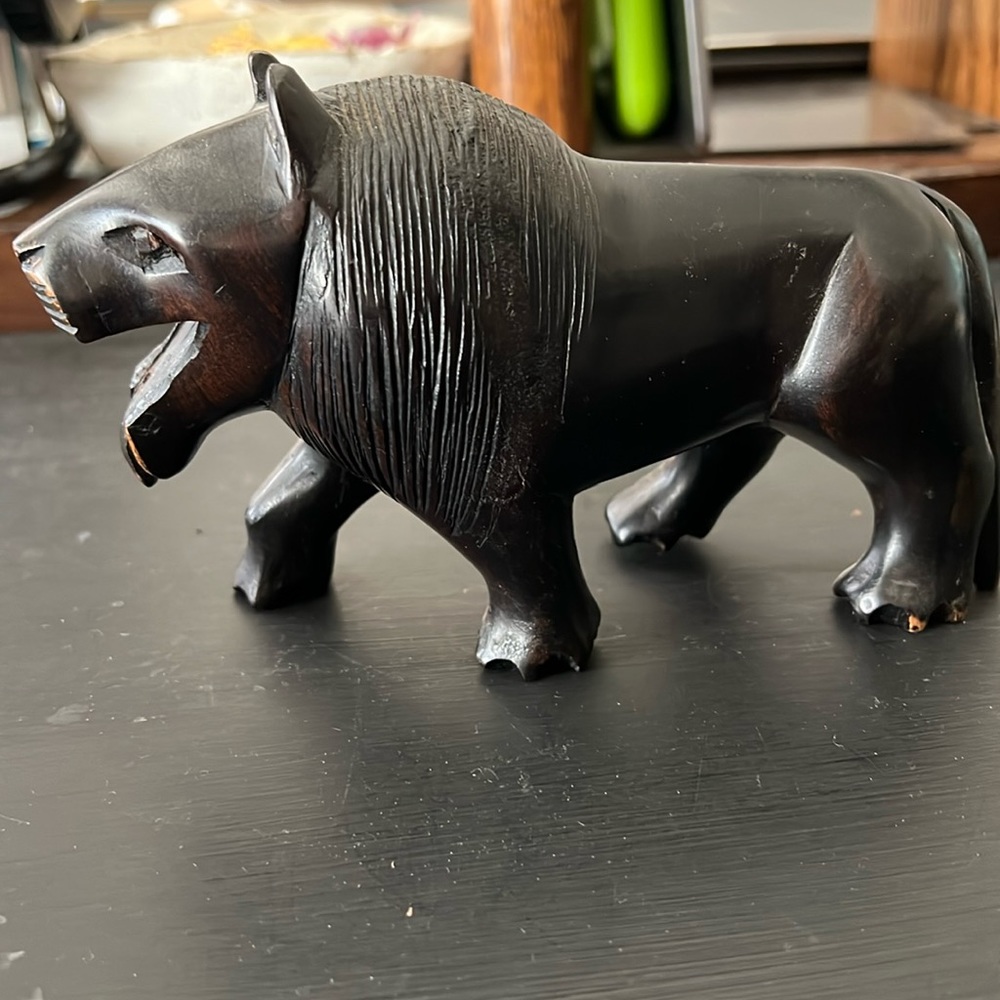 Vintage Hand Carved Wood Lion Figure African Tribal King of Jungle 17oz  7“x 4 “
